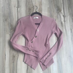 Elegant Pink Ribbed Sweater
